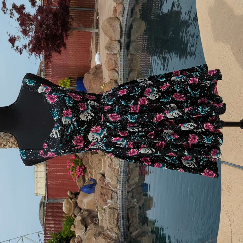 Hot Topic Pin-up Style Dress